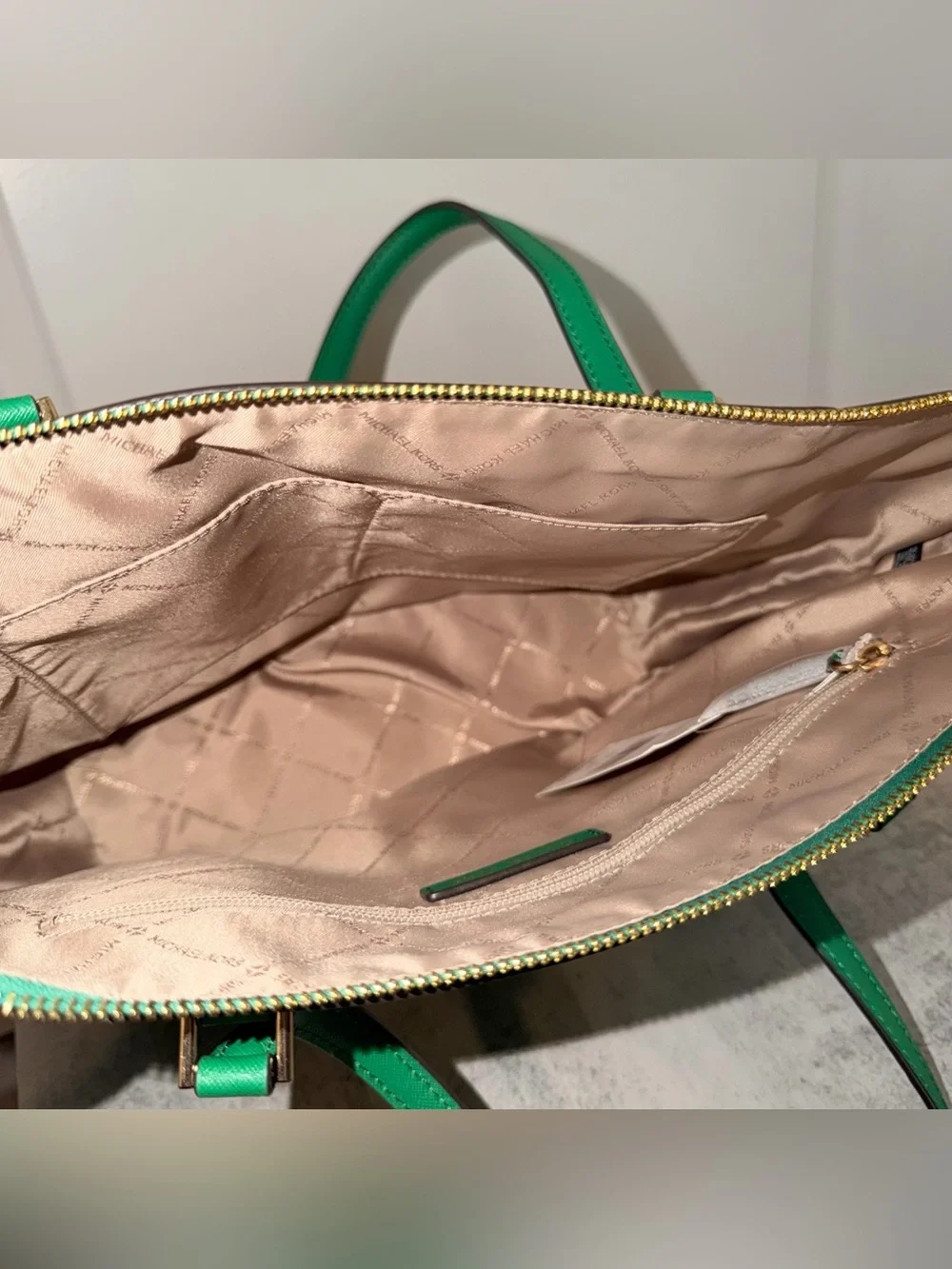 Michael Kors Charlotte Large Leather Top-Zip Tote Bag in Palmetto Green